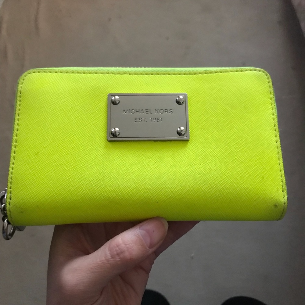 Michael Kors zip wallet